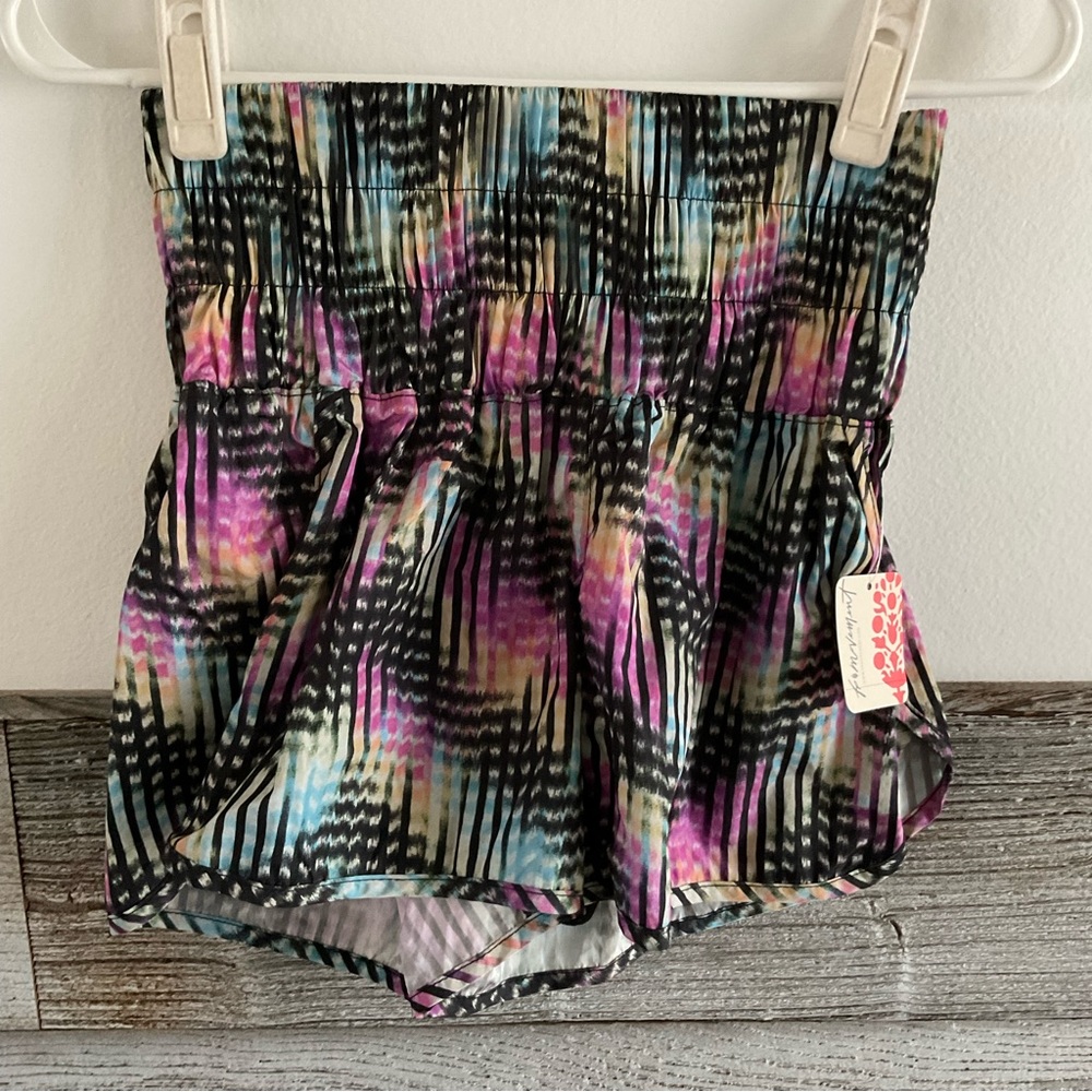 Free People FP Movement The Way Home Euphoria Print Shorts Size XS NWT